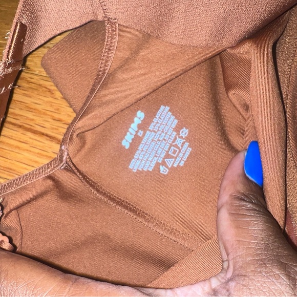 Underwire MID Thigh Bodysuit - Picture 4 of 5